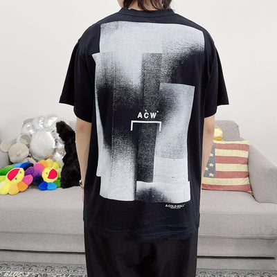Camiseta Retro Graffiti Ink - Estilo Urbano de Marca Tendencia