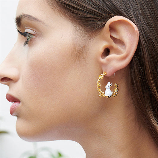 Aretes de Conejo Blanco con Espiga de Trigo