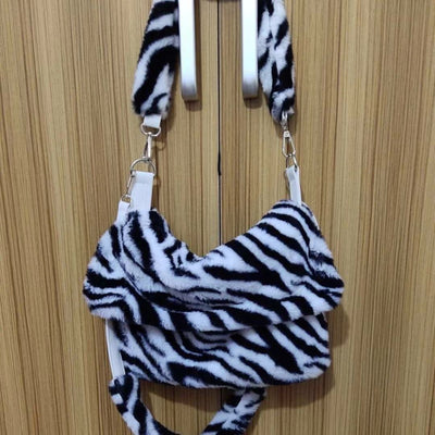 Bolso de Hombro Diagonal Leopardo Peluche Multicolor - Image 4