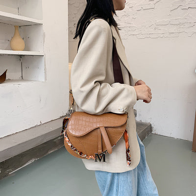 Bolso Bandolera Multicolor con Pañuelo de Seda - Accesorio de Moda para Mujer - Image 13