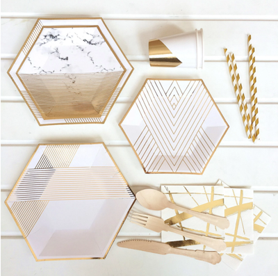Kit Completo de Decoración Dorado para Fiestas - Platos, Vasos, Servilletas y Popotes Desechables