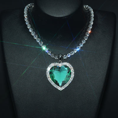 Cadena de Clavícula con Dije Garra Trendy