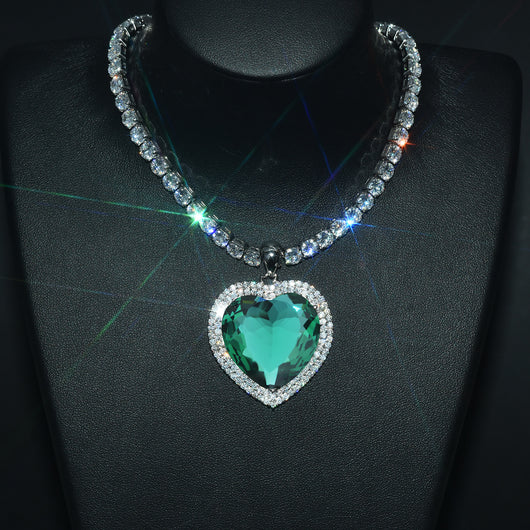 Cadena de Clavícula con Dije Garra Trendy