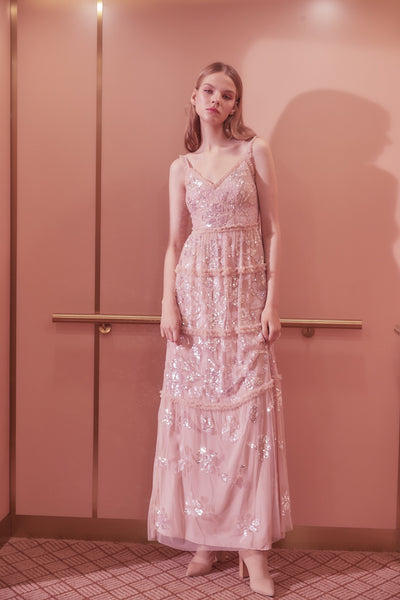 Vestido Largo Elegante de Capas con Lentejuelas y Diseño Floral - Image 7