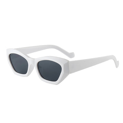 Retro cat-eye sunglasses with a tortoiseshell frame and brown lenses, perfect for a fashionable look. - Image 7