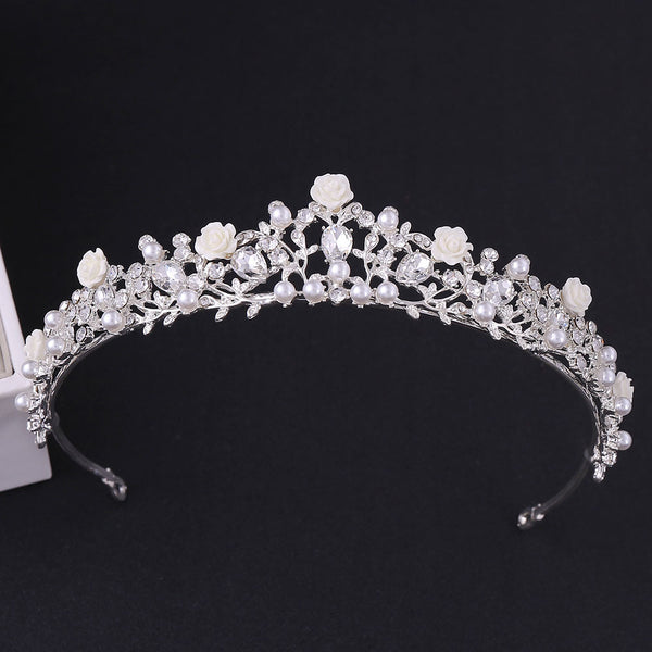 Tiara Infantil con Flores y Perlas para Damas de Honor - Image 5