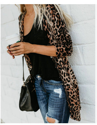 Abrigo Leopardo con Escote V y Botones