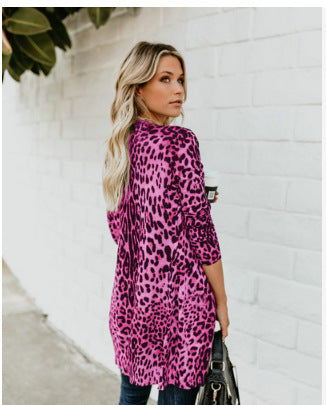 Abrigo Leopardo con Escote V y Botones - Image 5