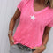 Remera Estampada Escote V Estrella de Cinco Puntas para Mujer