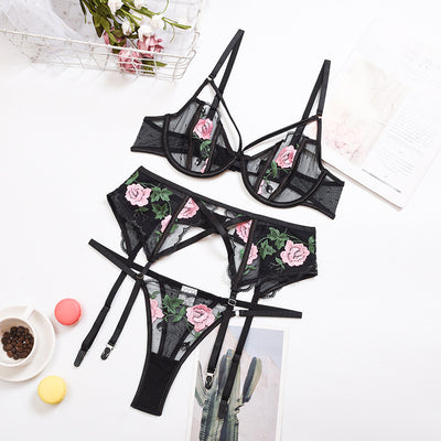 Conjunto de Lencería Sensual con Bordado de Encaje y Liguero de Tres Puntos - Image 5