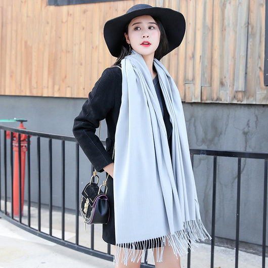 Bufanda Larga de Invierno para Mujer con Borlas, Estilo Coreano Grueso y Versátil - Image 9
