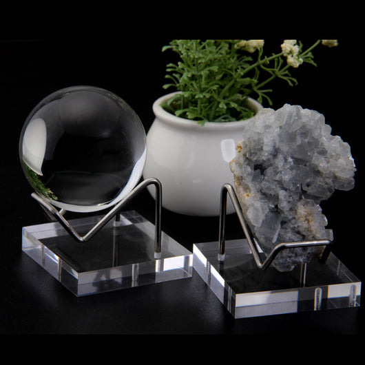 Soporte Expositor de Cristal Acrílico Transparente con Base Mineral - Joyero en Forma de Corazón - Image 9