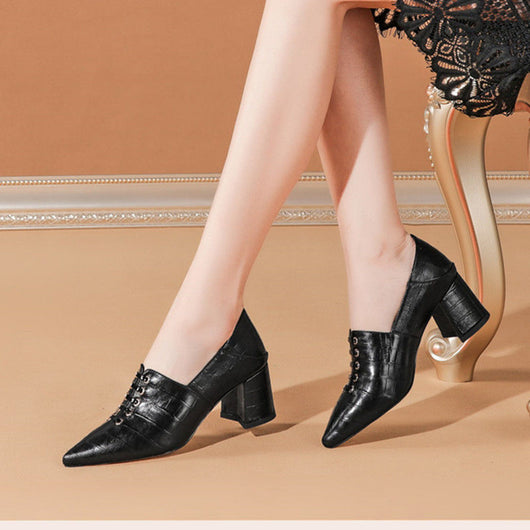 Zapatos de Cuero Elegantes con Tacón Medio Cómodo y Punta Afilada - Image 9