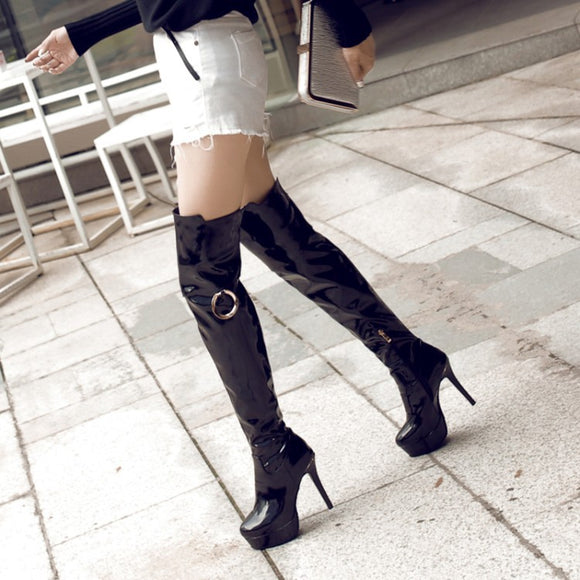 Botas Altas Impermeable con Tacón Stiletto y Detalles Metálicos - Estilo Europeo Rojo