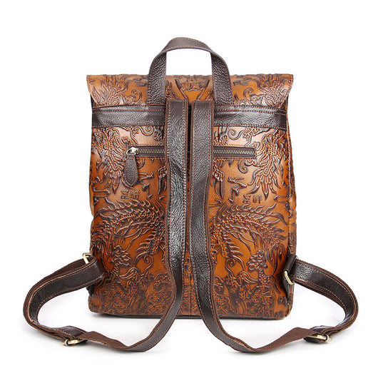 Mochila de Cuero Étnica Grabada a Mano - Diseño Vertical Casual - Image 5