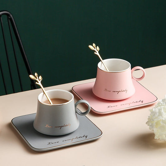 Juego de Taza, Plato y Cuchara de Lujo Europeo en Oro para Desayuno y Té - Image 2