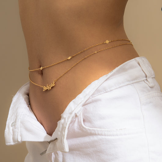 Cadena de Cintura Metálica con Letras - Joyería Corporal Elegante para Mujer - Image 4