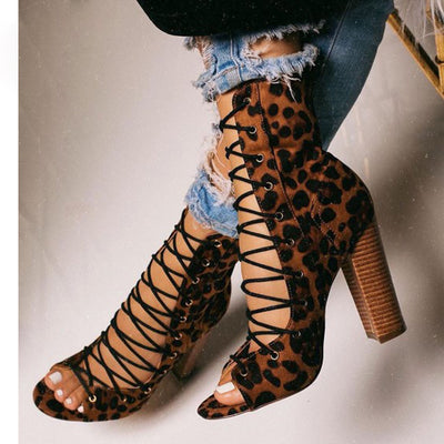 Sandalias de Tacón Grueso con Tiras Cruzadas y Estampado de Serpiente para Mujer - Talla Grande - Image 3