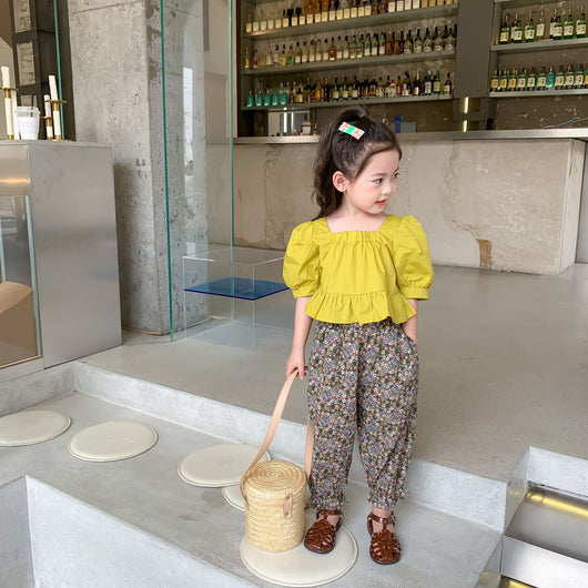 Conjunto Infantil: Blusa con Mangas Abullonadas y Pantalón Floral - Image 9