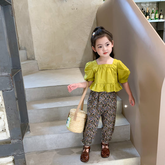 Conjunto Infantil: Blusa con Mangas Abullonadas y Pantalón Floral - Image 8