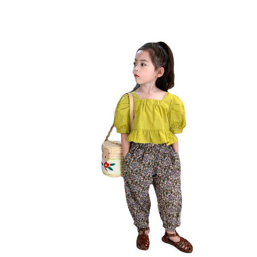 Conjunto Infantil: Blusa con Mangas Abullonadas y Pantalón Floral