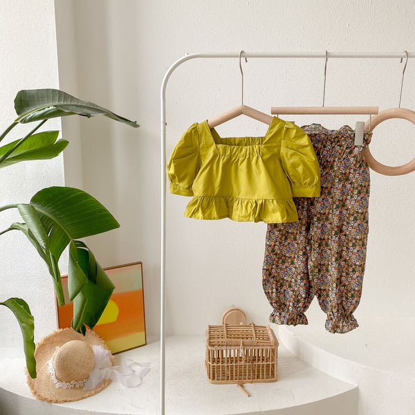 Conjunto Infantil: Blusa con Mangas Abullonadas y Pantalón Floral - Image 3