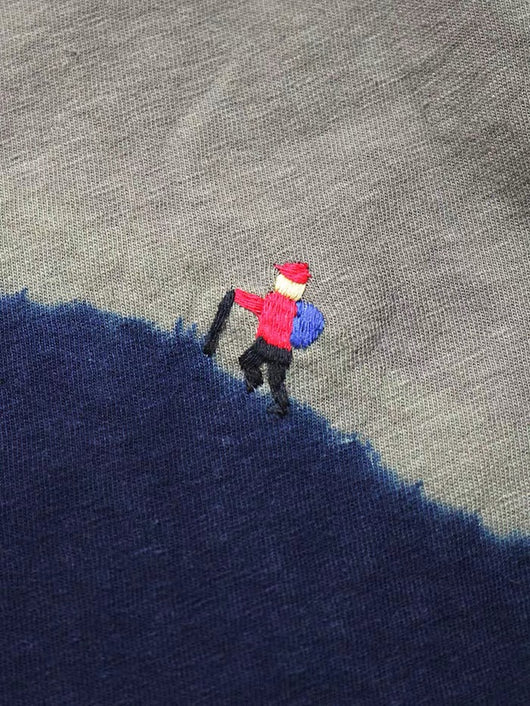 Playera Estampada con Bordado para Mujer - Image 4