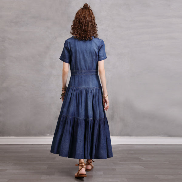 Vestido Denim con Cuello V y Bordados Vintage de Carácter