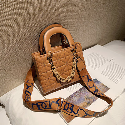 Bolso Bandolera Cuadrado Estilo Western con Textura Premium - Image 18