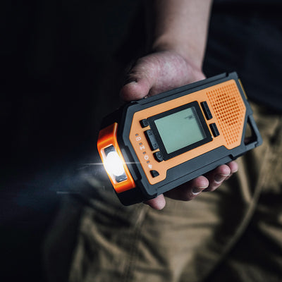 Linterna Solar de Emergencia Multifunción con Carga Manual y Radio - Image 5