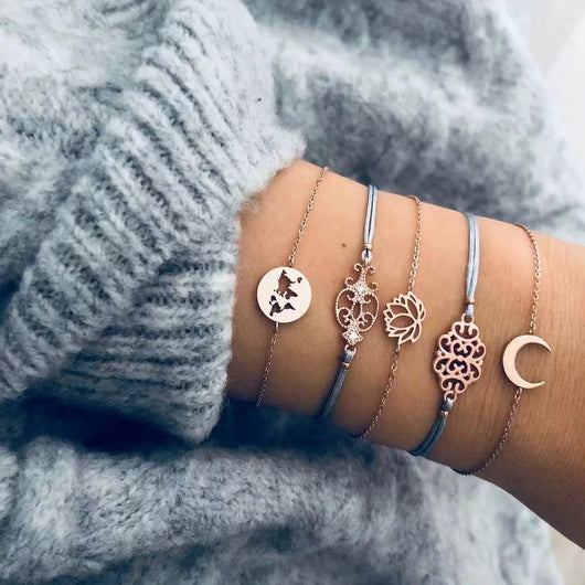 Pulsera de 4 Piezas con Cuentas Huecas de Flor en Cadena - Image 16