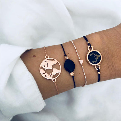 Pulsera de 4 Piezas con Cuentas Huecas de Flor en Cadena - Image 9