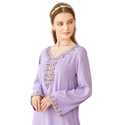 Vestido Turco Púrpura Claro con Detalles Dorados y Cristales de Fantasía - Image 2