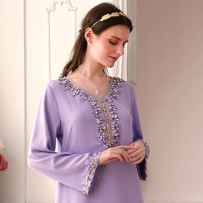 Vestido Turco Púrpura Claro con Detalles Dorados y Cristales de Fantasía - Image 5