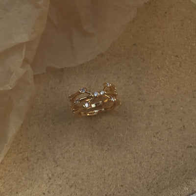 Anillo de Bambú con Zirconia Chapado en Oro 18k - Diseño Personalidad - Image 9