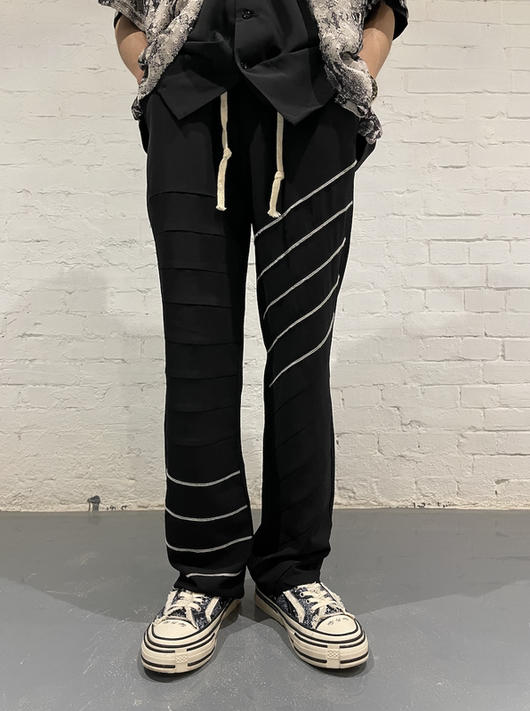 Pantalones Micro-Acampanados Drapeados Ultrafinos - Image 11