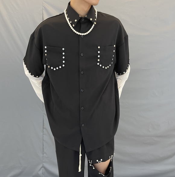 Playera Punk Rock Negra con Remaches y Drapeado Transpirable
