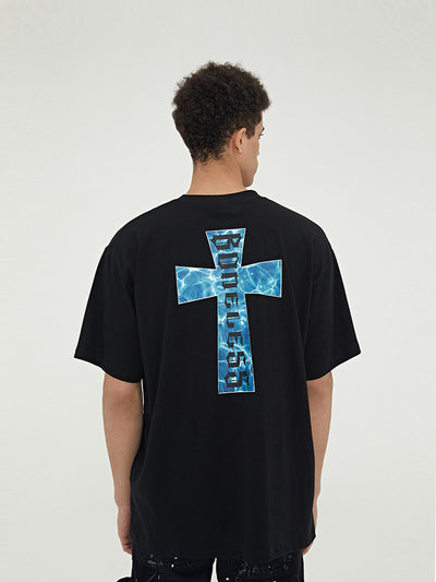 Playera Estampada Ripple con Letras Cruzadas - Image 3