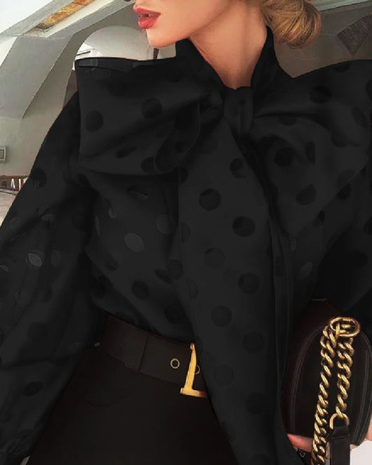 Blusa Elegante con Lunares Hueco y Moño Voluminoso en Mangas Linterna - Image 10