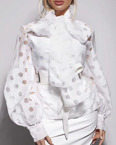 Blusa Elegante con Lunares Hueco y Moño Voluminoso en Mangas Linterna - Image 8