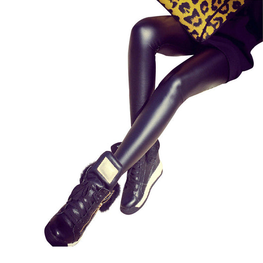 Pantalones de Cuero Sintético Tipo Velvet Ligero para Mujer - Image 7