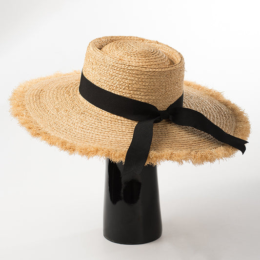 Sombrero de Rafia con Lazo Plano y Cinta Decorativa