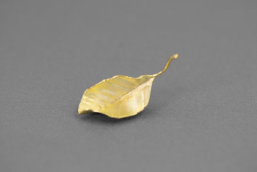 Broche de Hoja en Plata 925 - Accesorio Elegante para Traje y Chaqueta