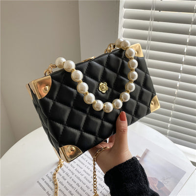 Bolso Bandolera Cuadrado Pequeño con Cadena de Diamantes y Perlas - Image 12