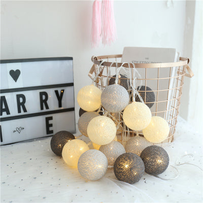 Guirnalda LED Decorativa con Bolitas de Algodón - Luz Cálida para Ambientes Mágicos - Image 10