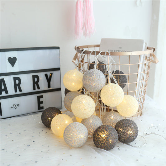 Guirnalda LED Decorativa con Bolitas de Algodón - Luz Cálida para Ambientes Mágicos - Image 2
