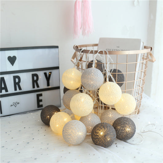 Guirnalda LED Decorativa con Bolitas de Algodón - Luz Cálida para Ambientes Mágicos - Image 2