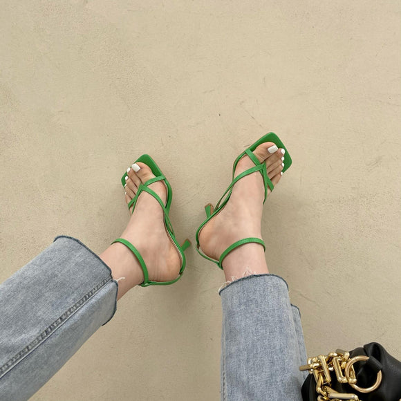 Sandalias Planas Verde Menta con Punta Cuadrada - Comodidad de Verano