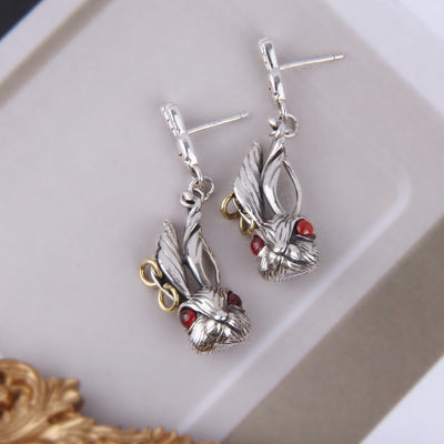 Aretes de Plata Conejo con Orejas Grandes y Ojos Rojos
