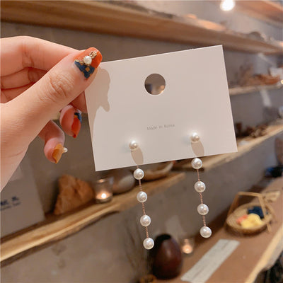 Aretes de Plata con Perlas Largas y Borla de Diseño Minimalista - Image 15